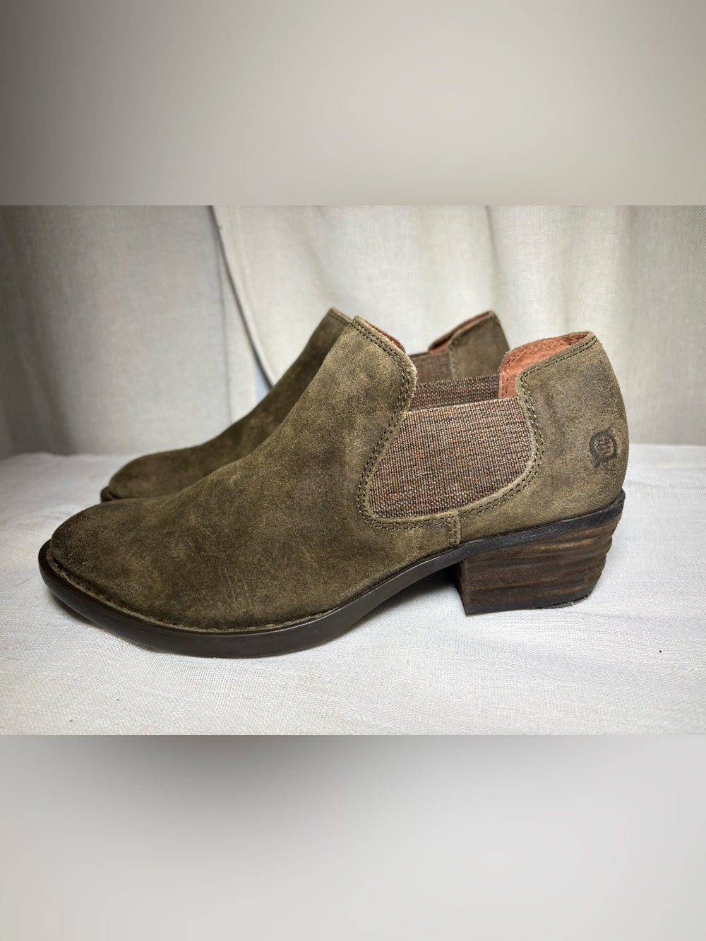 Børn Dallia Distressed Suede Chelsea Ankle Boots 8.5 Olive Herb Leather Patina